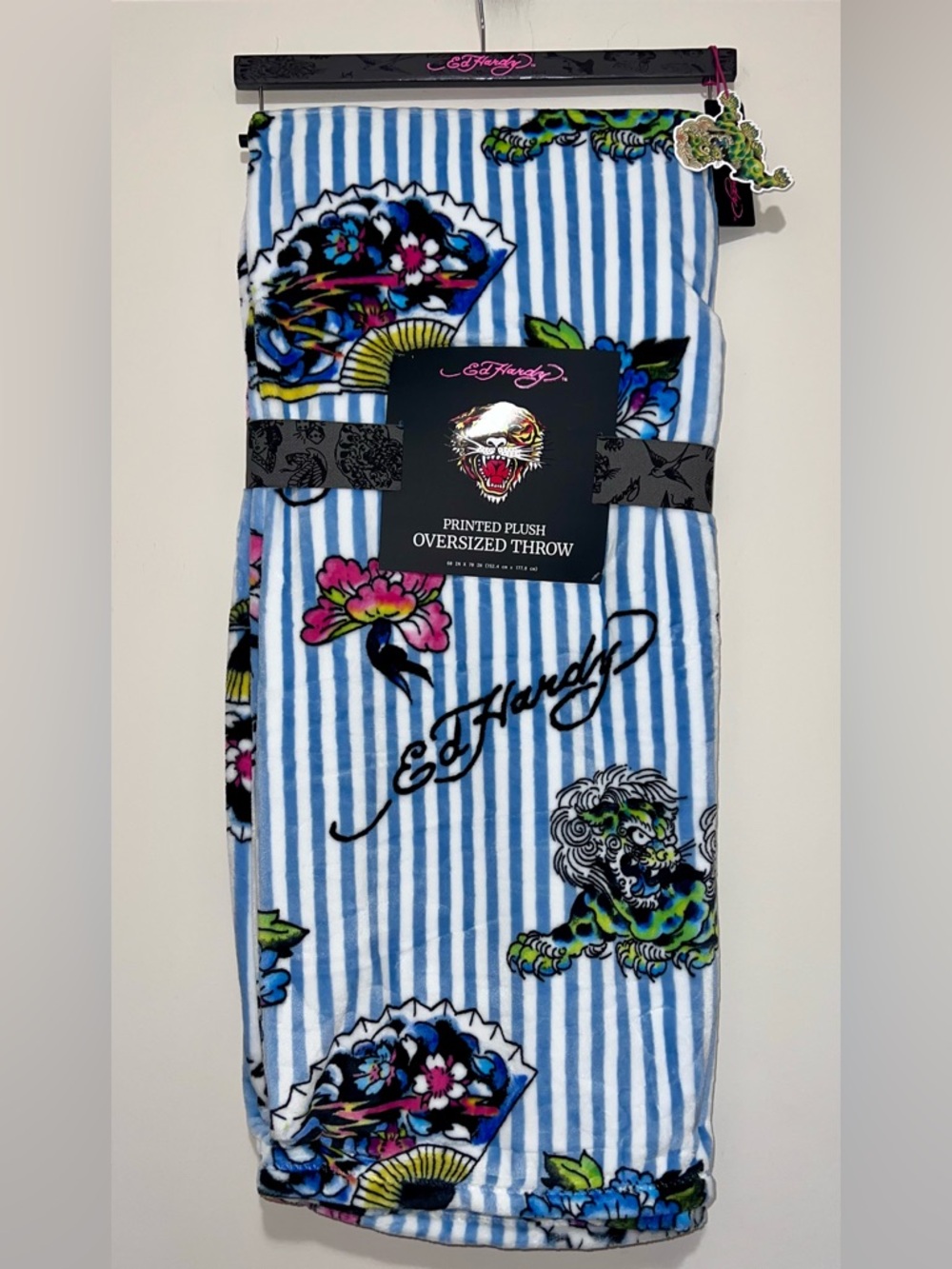 New Ed Hardy Printed Plush Oversized Throw White Blue 60x70in Soft Blanket NWT